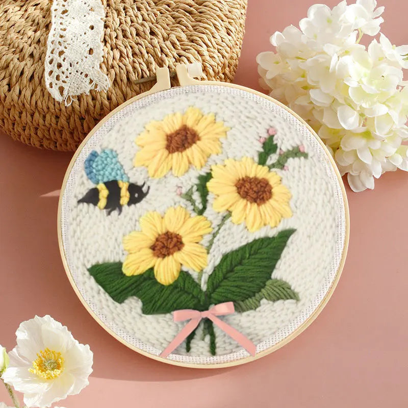 DIY Embroidery Punch Needle Kit for Beginners – Stamped Sunflower Pattern with Fabric, Yarn, Hoop & Wooden Punch Needle