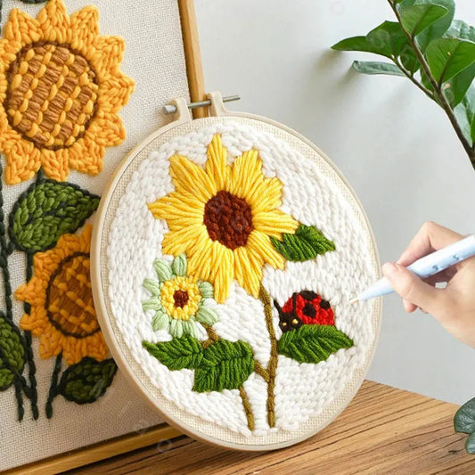 DIY Embroidery Punch Needle Kit for Beginners – Stamped Sunflower Pattern with Fabric, Yarn, Hoop & Wooden Punch Needle